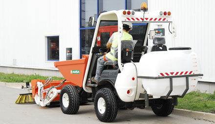 Barredora marca Ausa, modelo BD201H con capacidad 1,25m3: Catálogo de GRUPO GV Barredora marca Ausa, modelo BD201H con capacidad 1,25m3: Catálogo de GRUPO GV