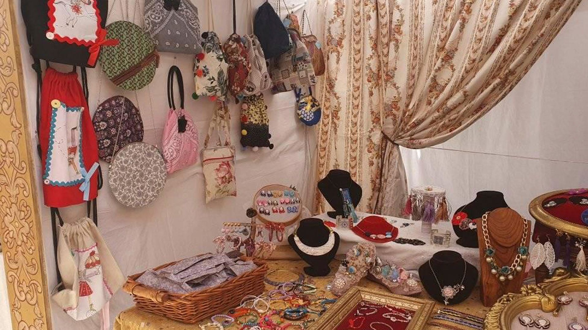 Tienda de ropa de mujer en Olivares Tienda de ropa de mujer en Olivares