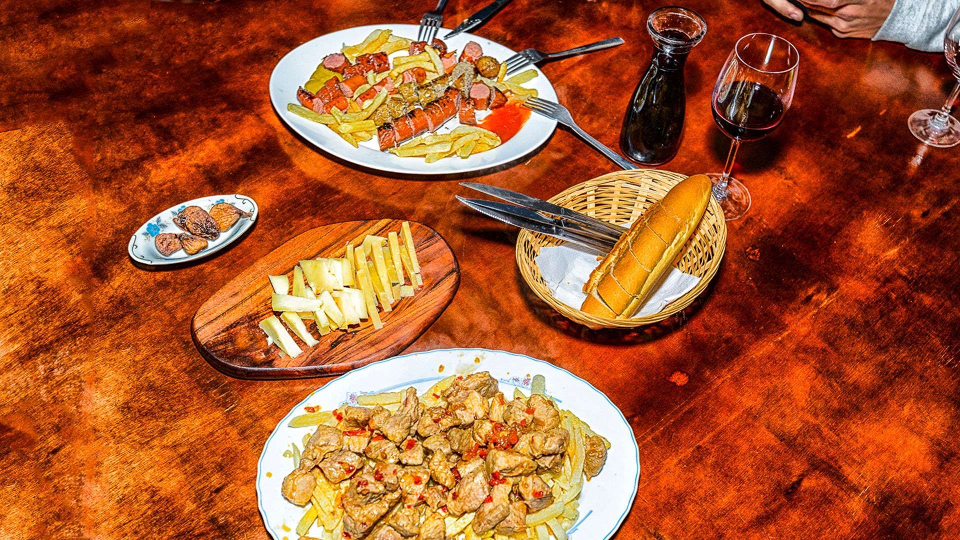 Comida típica canaria en Valverde, El Hierro Comida típica canaria en Valverde, El Hierro