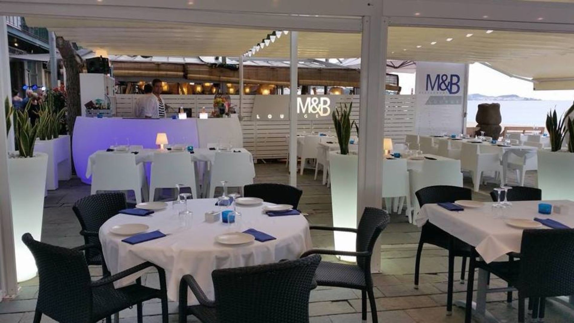 Restaurant & Lounge M&B Restaurant & Lounge M&B