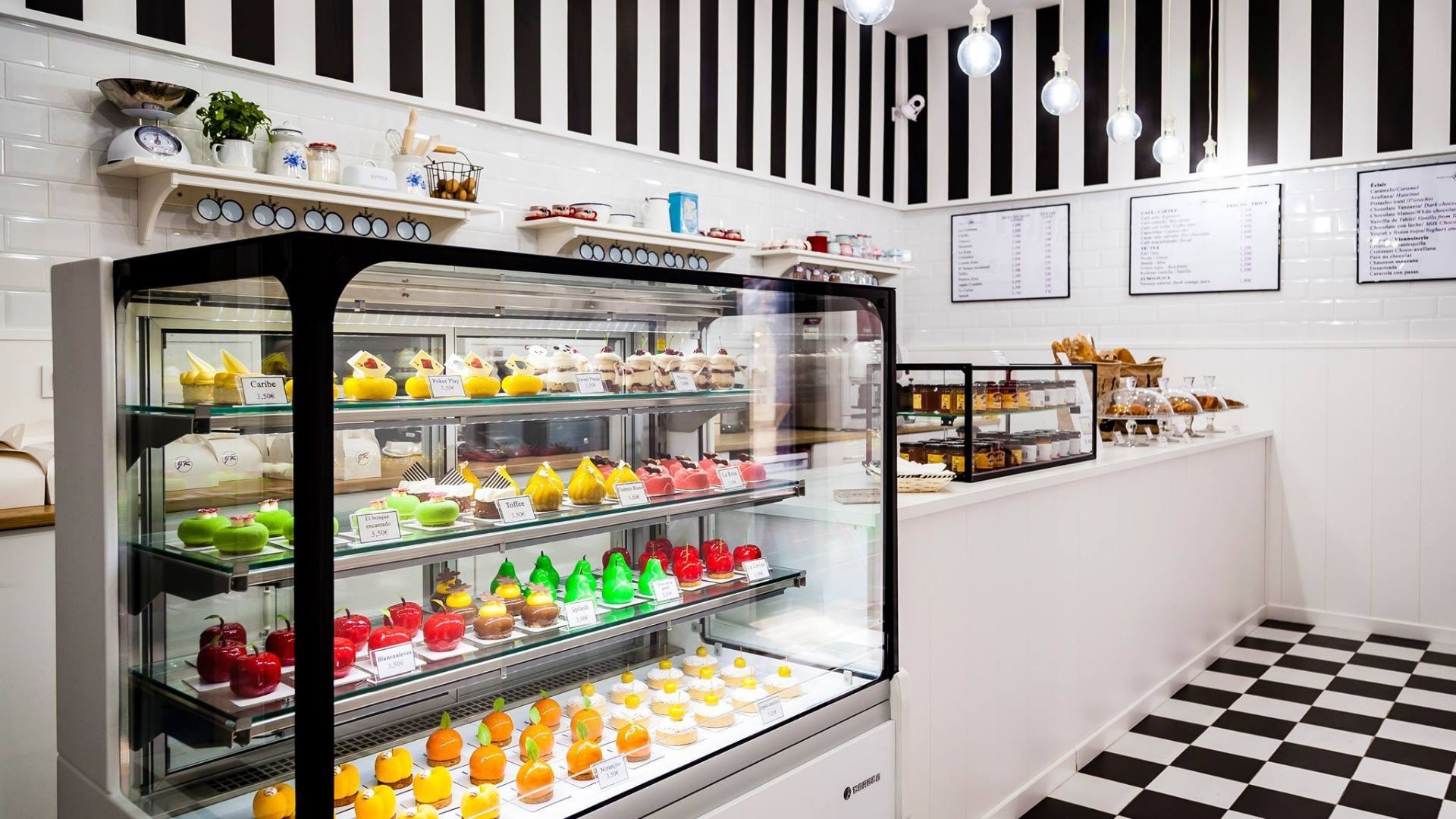 Interior Pastelería Creativa Javier Ramos Interior Pastelería Creativa Javier Ramos