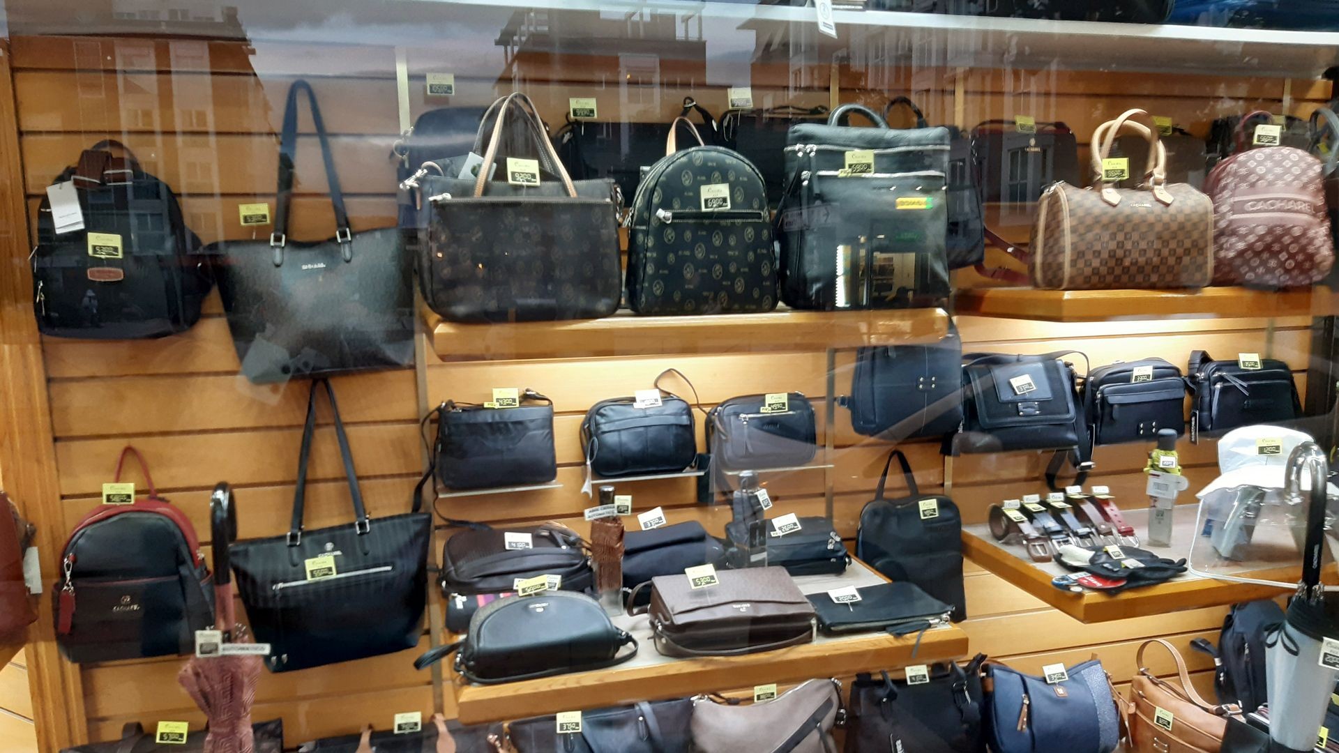 Bolsos y artículos de viaje en Madrid Bolsos y artículos de viaje en Madrid