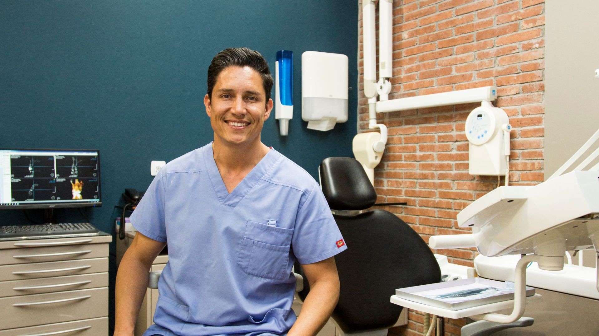 Implante dentales baratos en Hospitalet de Llobregat Implante dentales baratos en Hospitalet de Llobregat