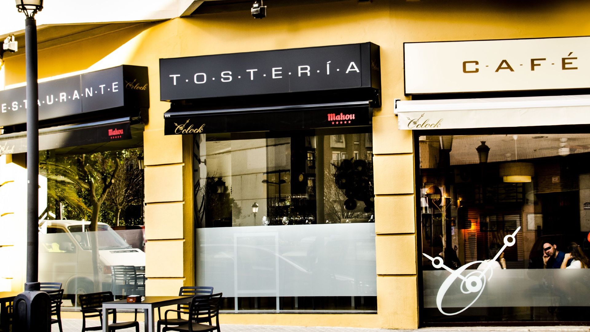 Restaurante moderno y cafetería en Patraix, Valencia Restaurante moderno y cafetería en Patraix, Valencia