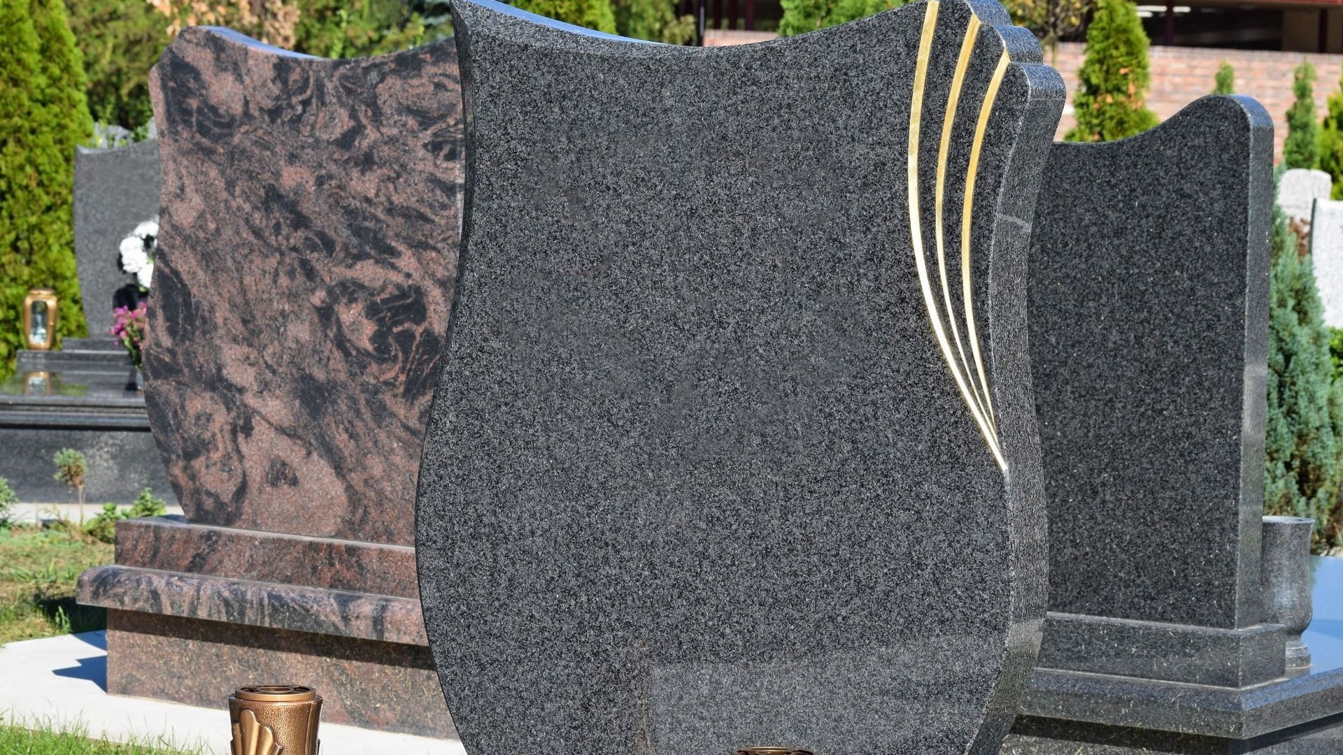 Arte funerario en mármol y granito en Almería