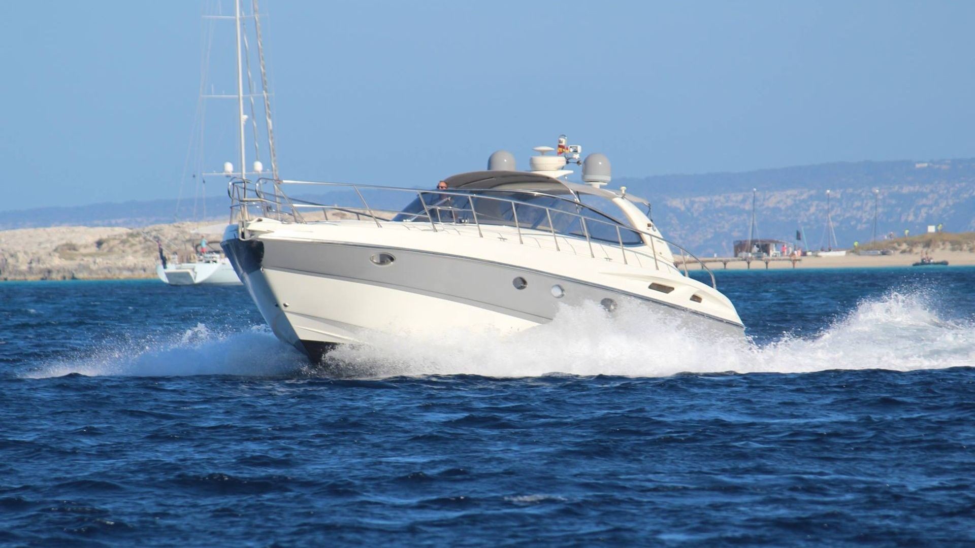 ALQUILER BARCOS DE LUJO IBIZA