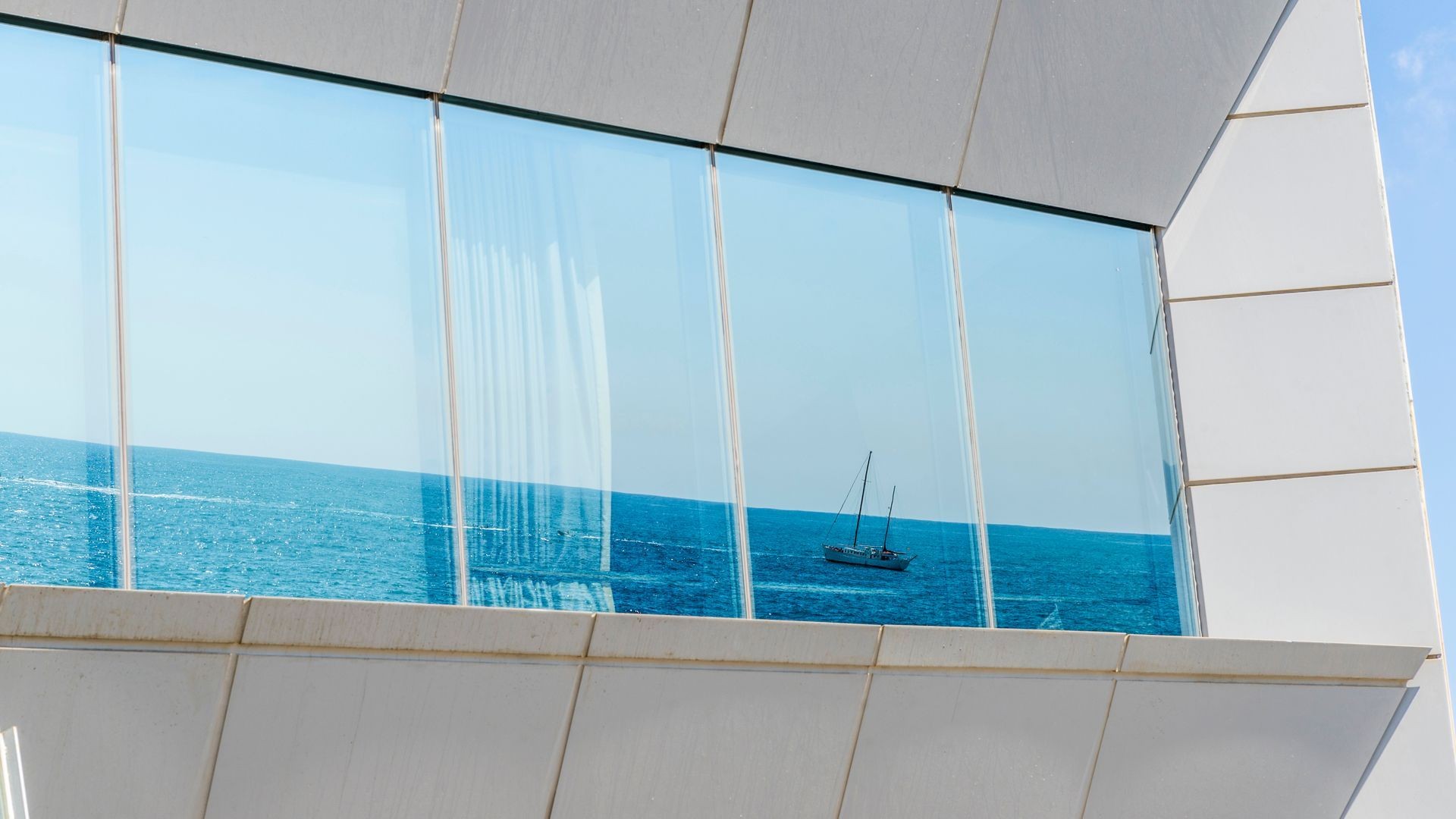 Balconera Mediterránea. Madeal, carpintería de aluminio, Móstoles, madrid