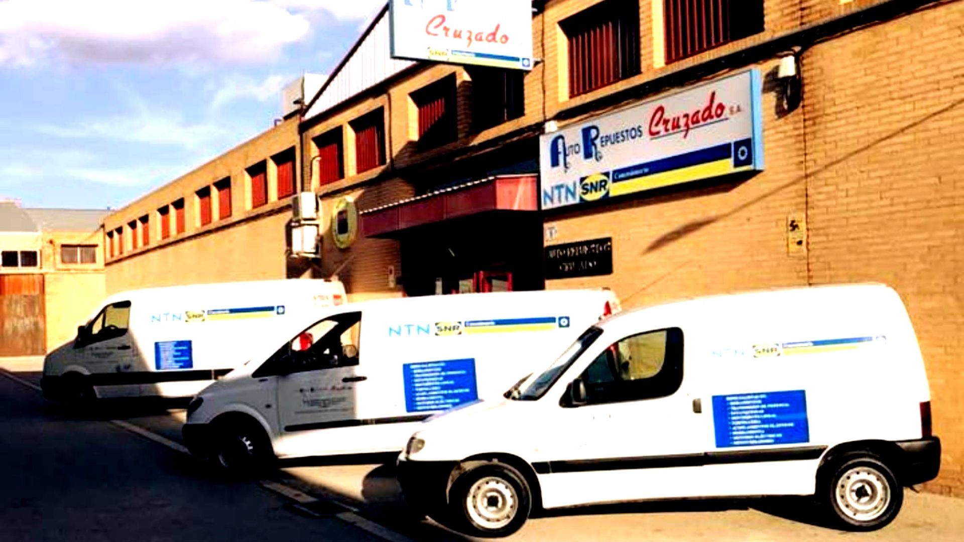 AUTO REPUESTOS CRUZADO AUTO REPUESTOS CRUZADO