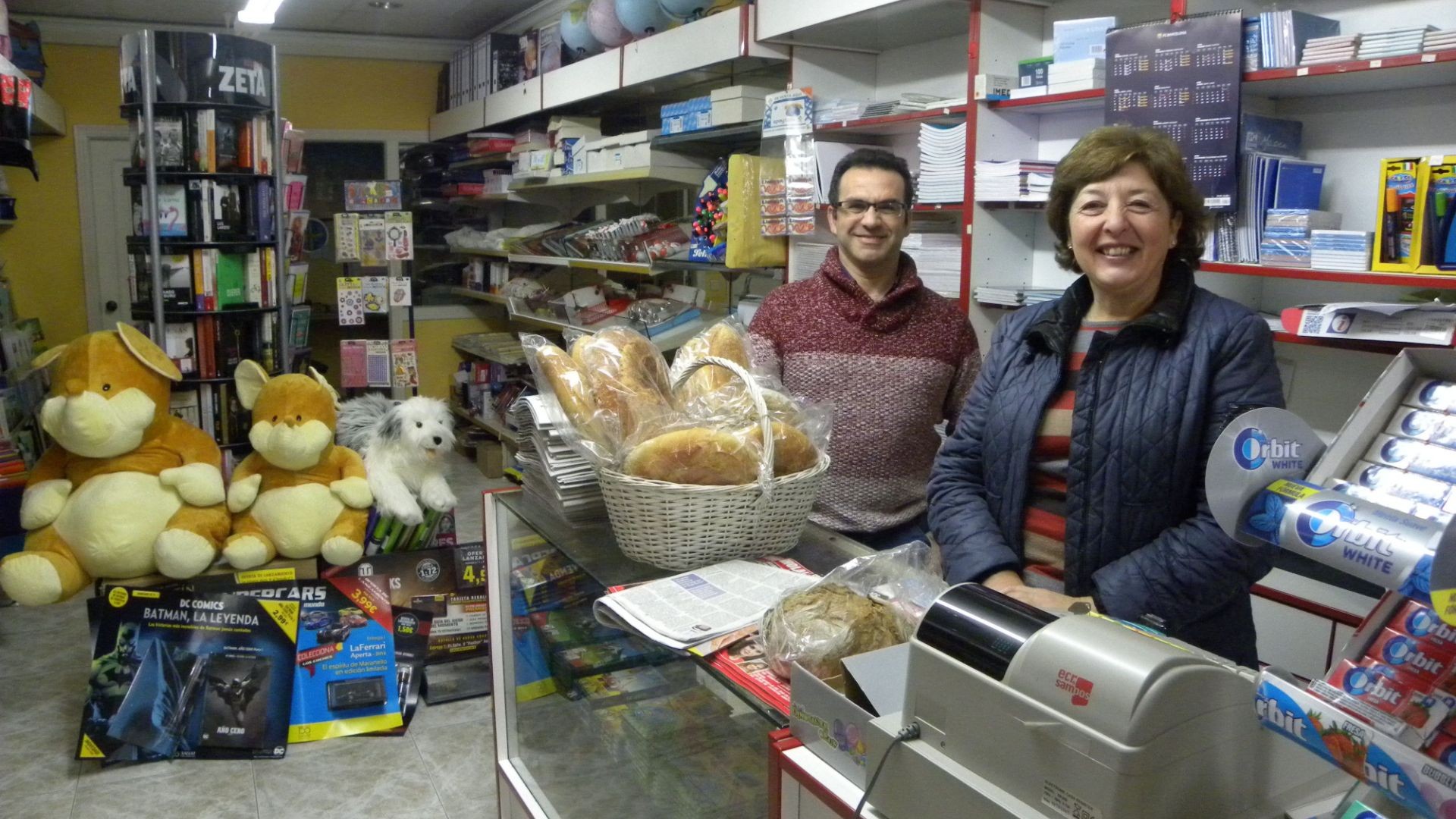 UN DOMINGO TRABAJANDO EN LA LIBRERIA