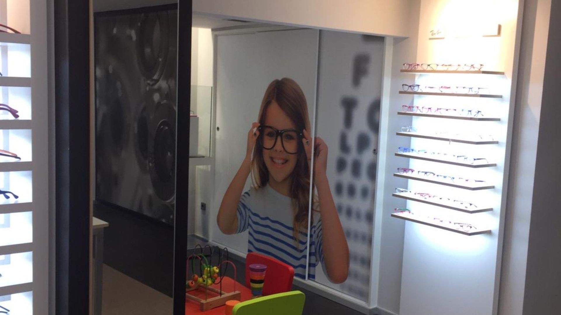 Opticalia (1) Opticalia (1)