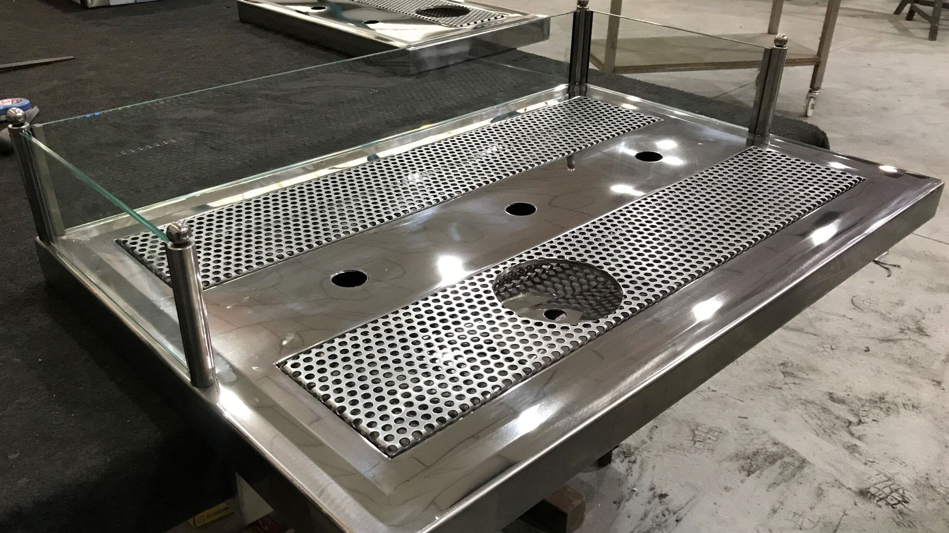 BANDEJA PARA GRIFO DE CERVEZA BANDEJA PARA GRIFO DE CERVEZA
