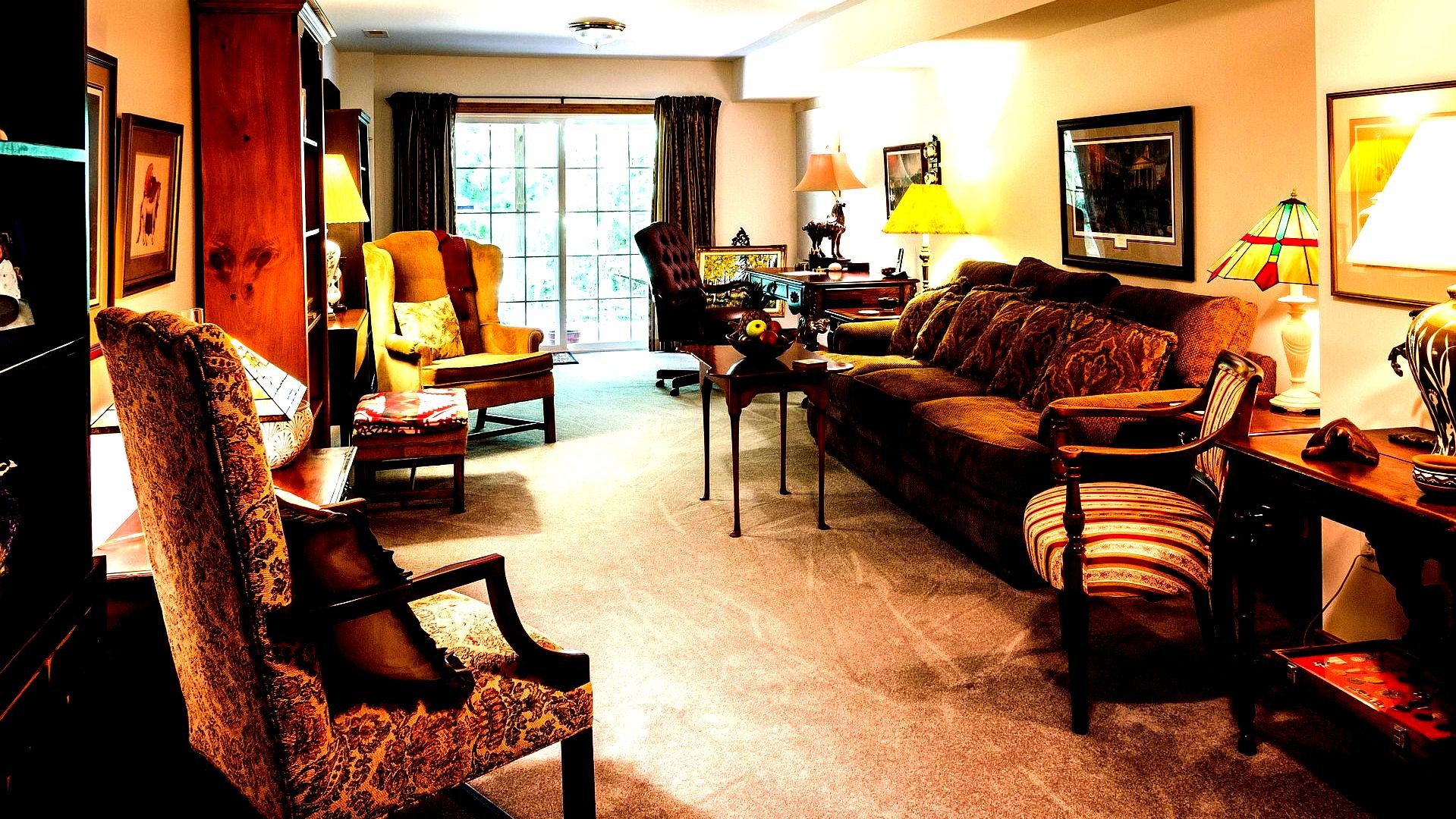 family-room-382150_1920 family-room-382150_1920