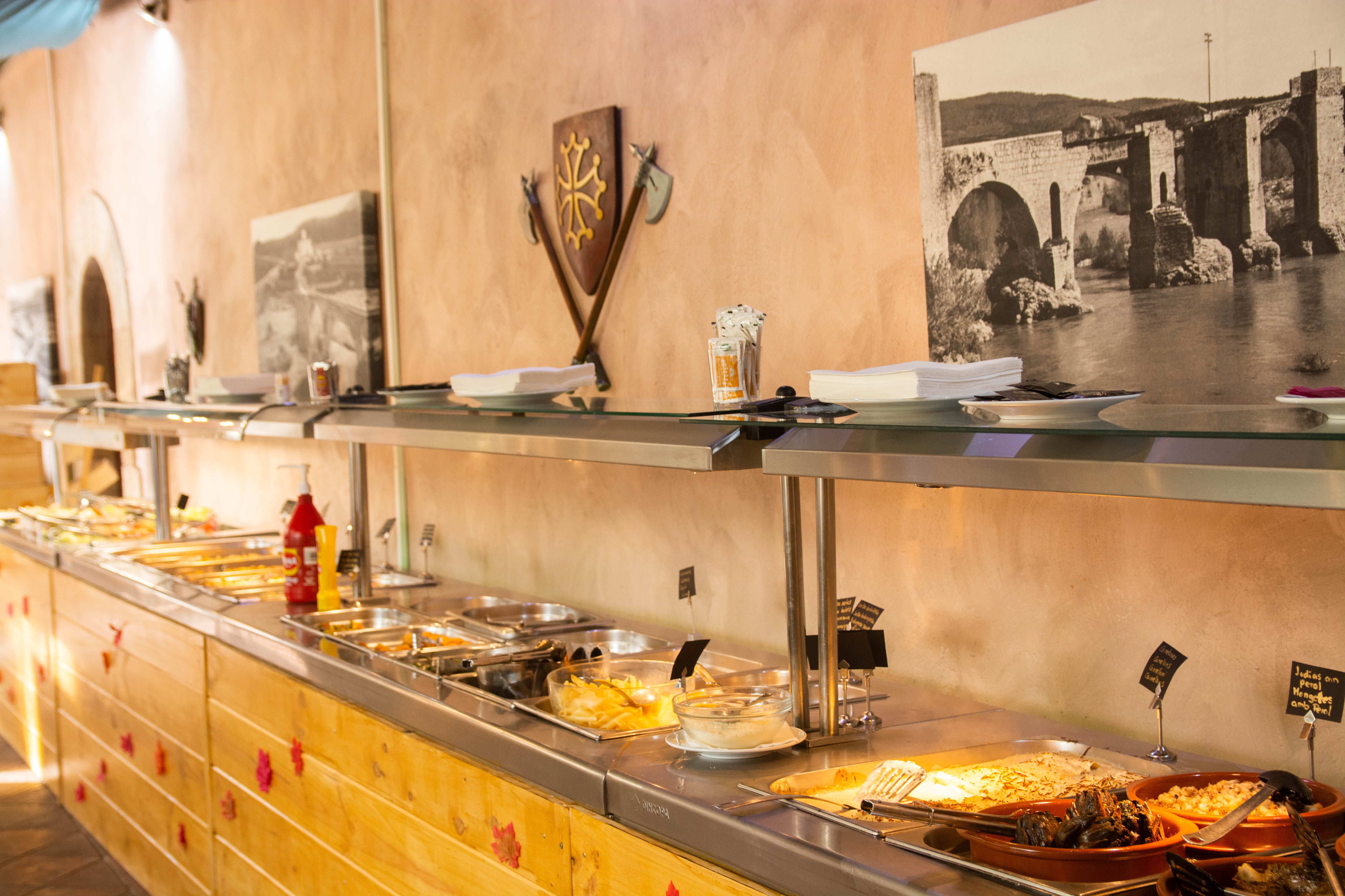 Buffet Libre: Nuestros servicios de Buffet Lliure Castell de Besalú Buffet Libre: Nuestros servicios de Buffet Lliure Castell de Besalú