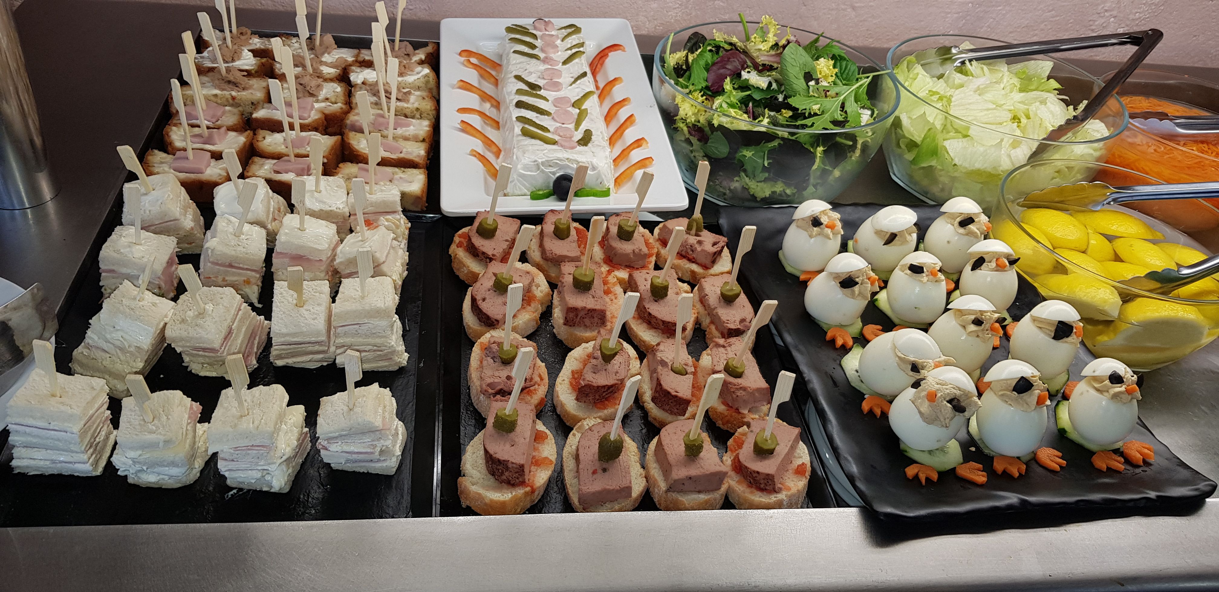 Buffet Libre: Nuestros servicios de Buffet Lliure Castell de Besalú Buffet Libre: Nuestros servicios de Buffet Lliure Castell de Besalú