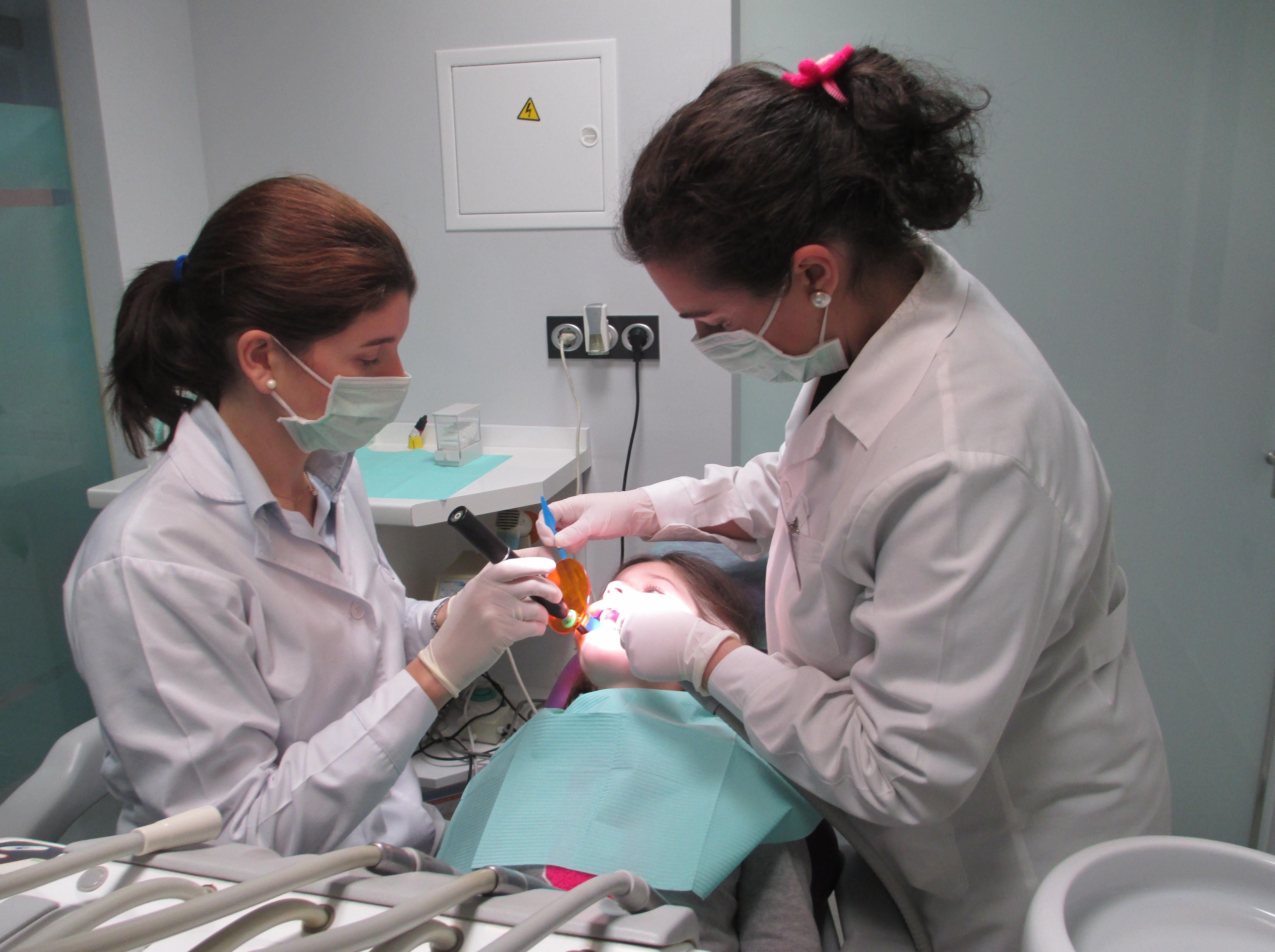 Odontopediatría (tratamiento de niños de todas las edades): Tratamientos de Clinica Dental Elisa Ravojc Odontopediatría (tratamiento de niños de todas las edades): Tratamientos de Clinica Dental Elisa Ravojc