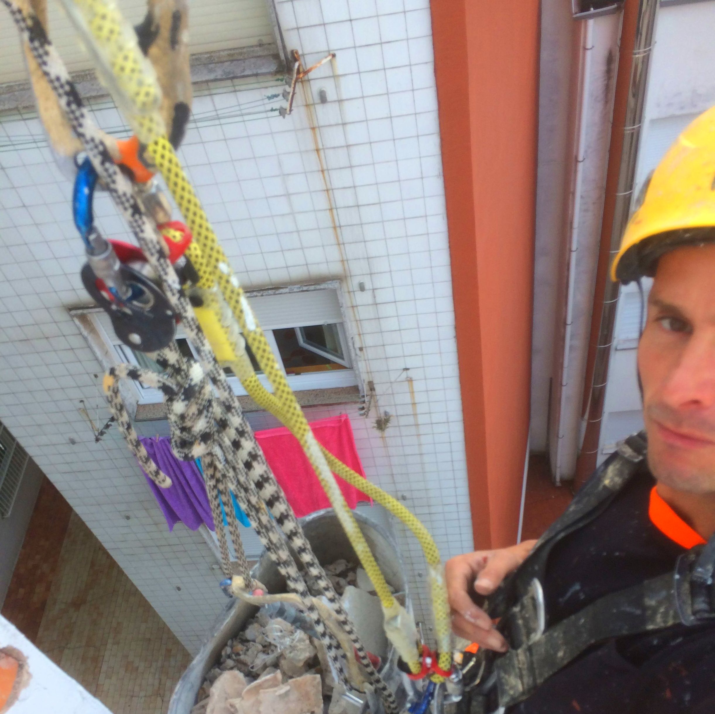 Sistemas en suspensión de cuerdas industriales en Cantabria Sistemas en suspensión de cuerdas industriales en Cantabria