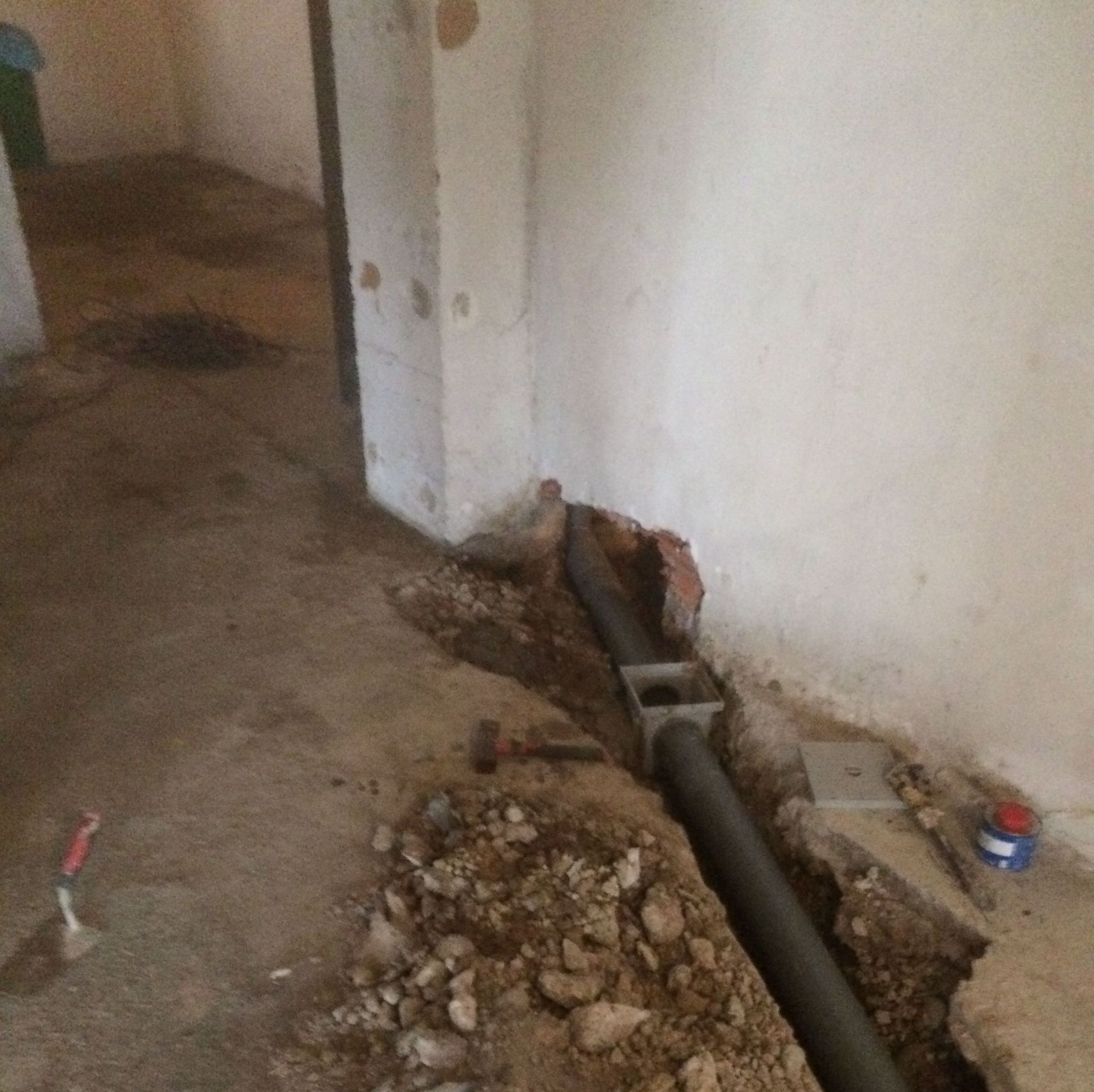 Instalación de acometida de saneamiento. Instalación de acometida de saneamiento.