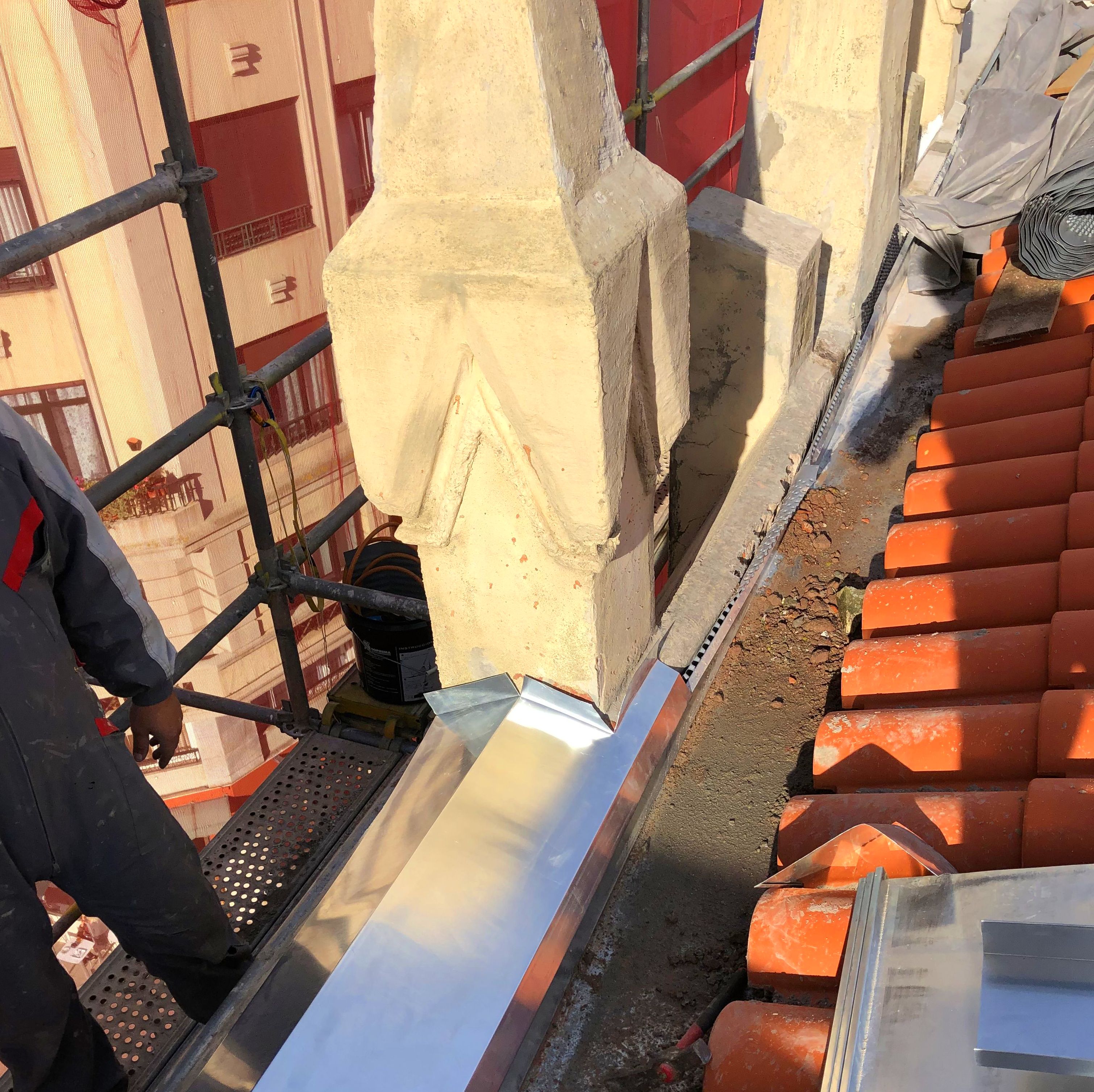 instalación de pesebrones y cubremuros de zinc instalación de pesebrones y cubremuros de zinc