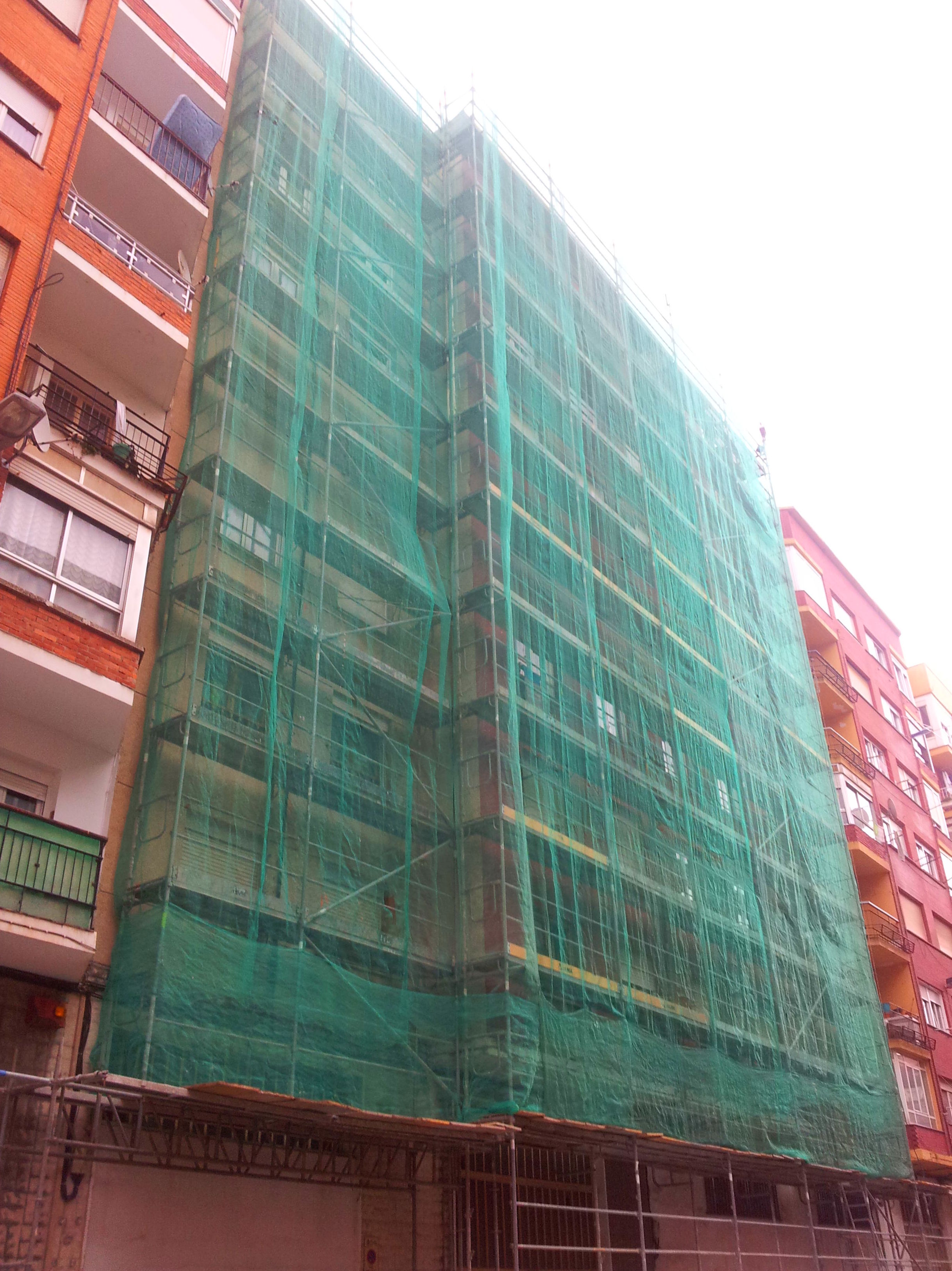 Trabajos con andamios modulares y multidireccionales Trabajos con andamios modulares y multidireccionales