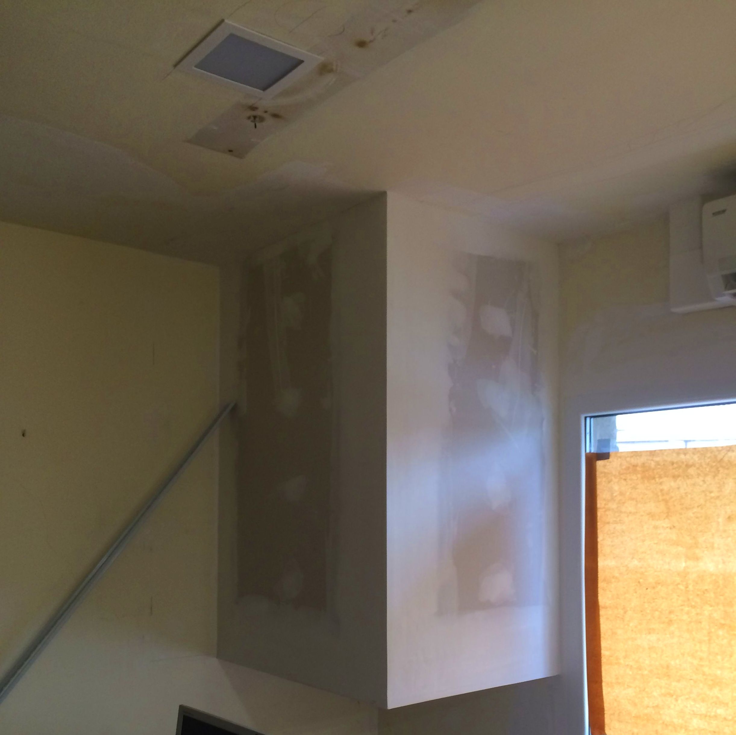 Estructura de pladur e instalación de iluminación. Estructura de pladur e instalación de iluminación.