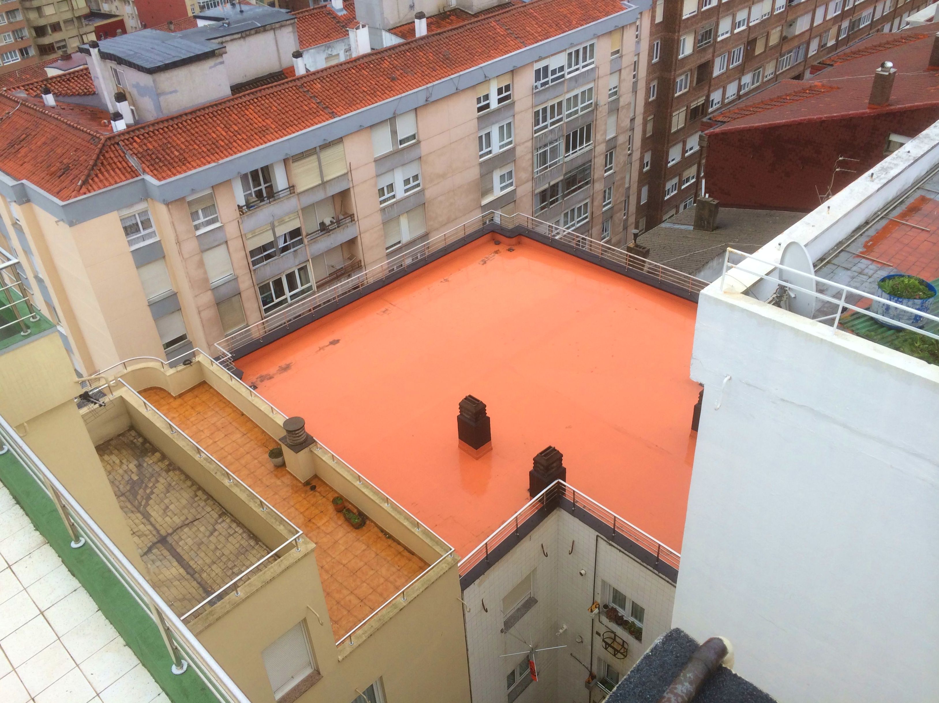 Aplicación de menbrana de poliuretano líquido con refuerzo de armadura geotextil.. Aplicación de menbrana de poliuretano líquido con refuerzo de armadura geotextil..