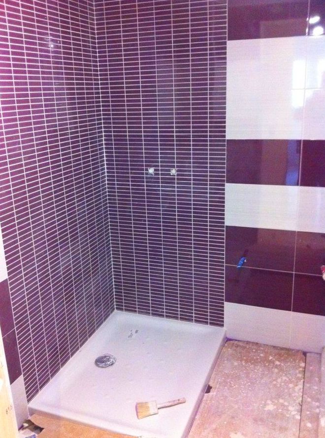 Azulejar paredes del baño. Azulejar paredes del baño.