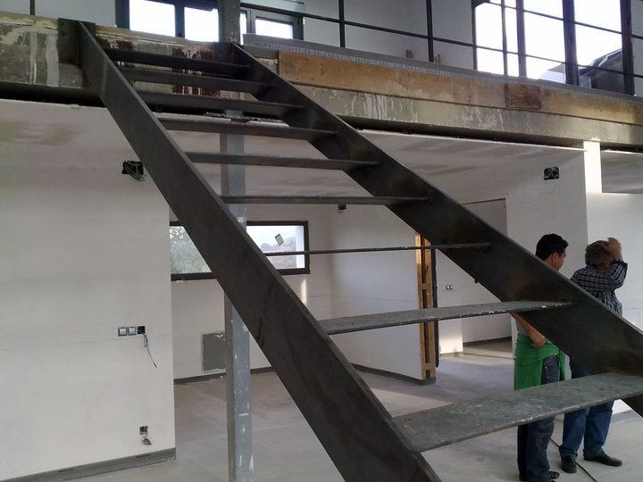 Escaleras metálicas: Servicios de ALFONSO RODRÍGUEZ GONZÁLEZ Escaleras metálicas: Servicios de ALFONSO RODRÍGUEZ GONZÁLEZ