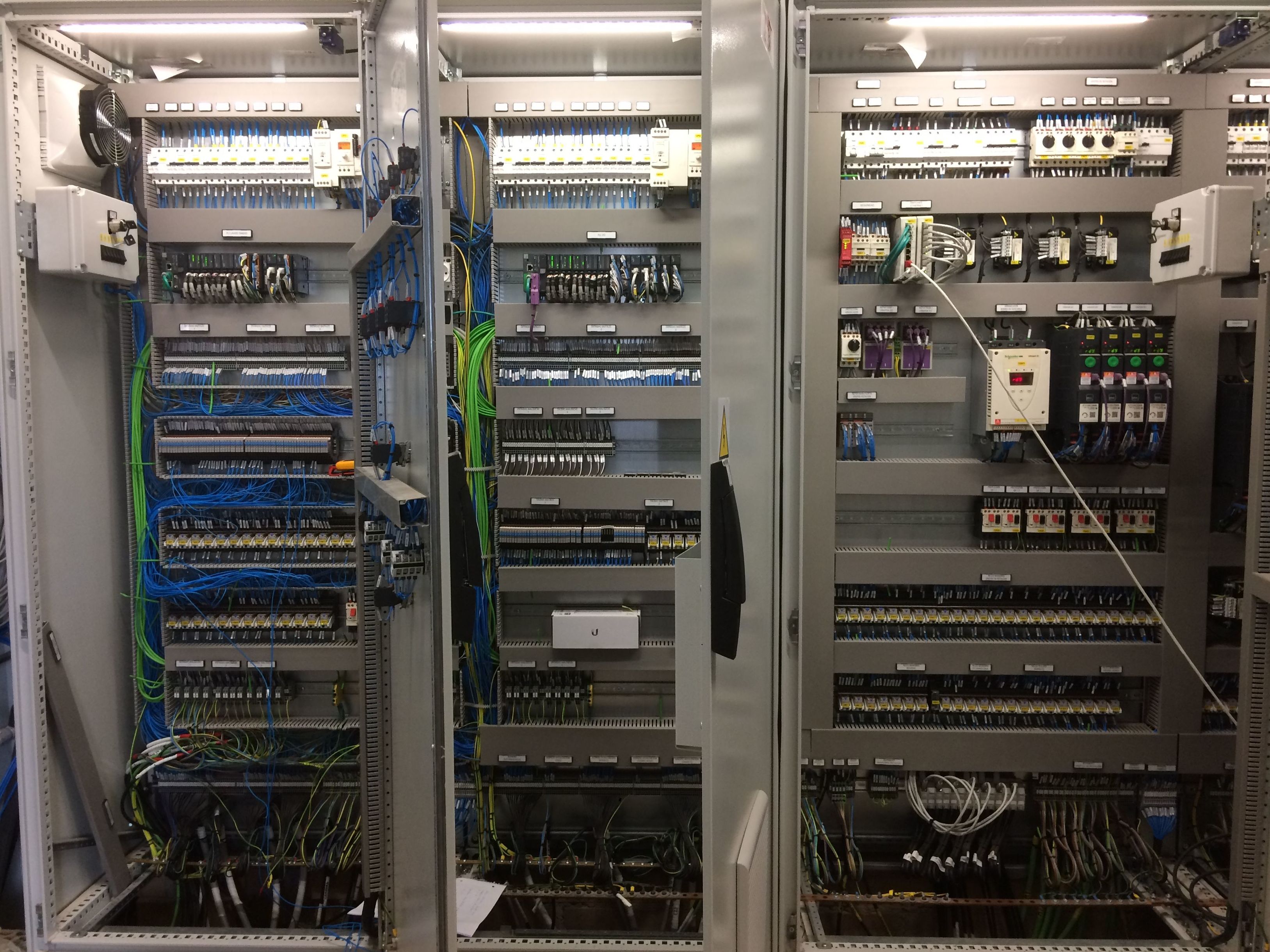 Diseño de cuadros eléctricos: Servicios de Automatizaciones Coín Diseño de cuadros eléctricos: Servicios de Automatizaciones Coín