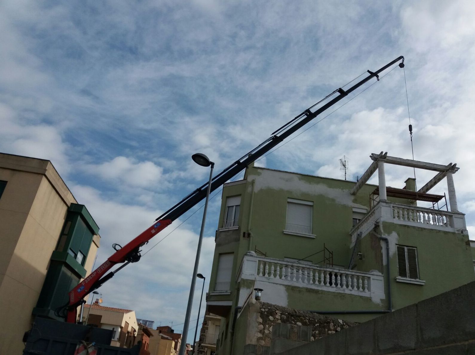 SERVICIO DE CAMIÓN GRUA