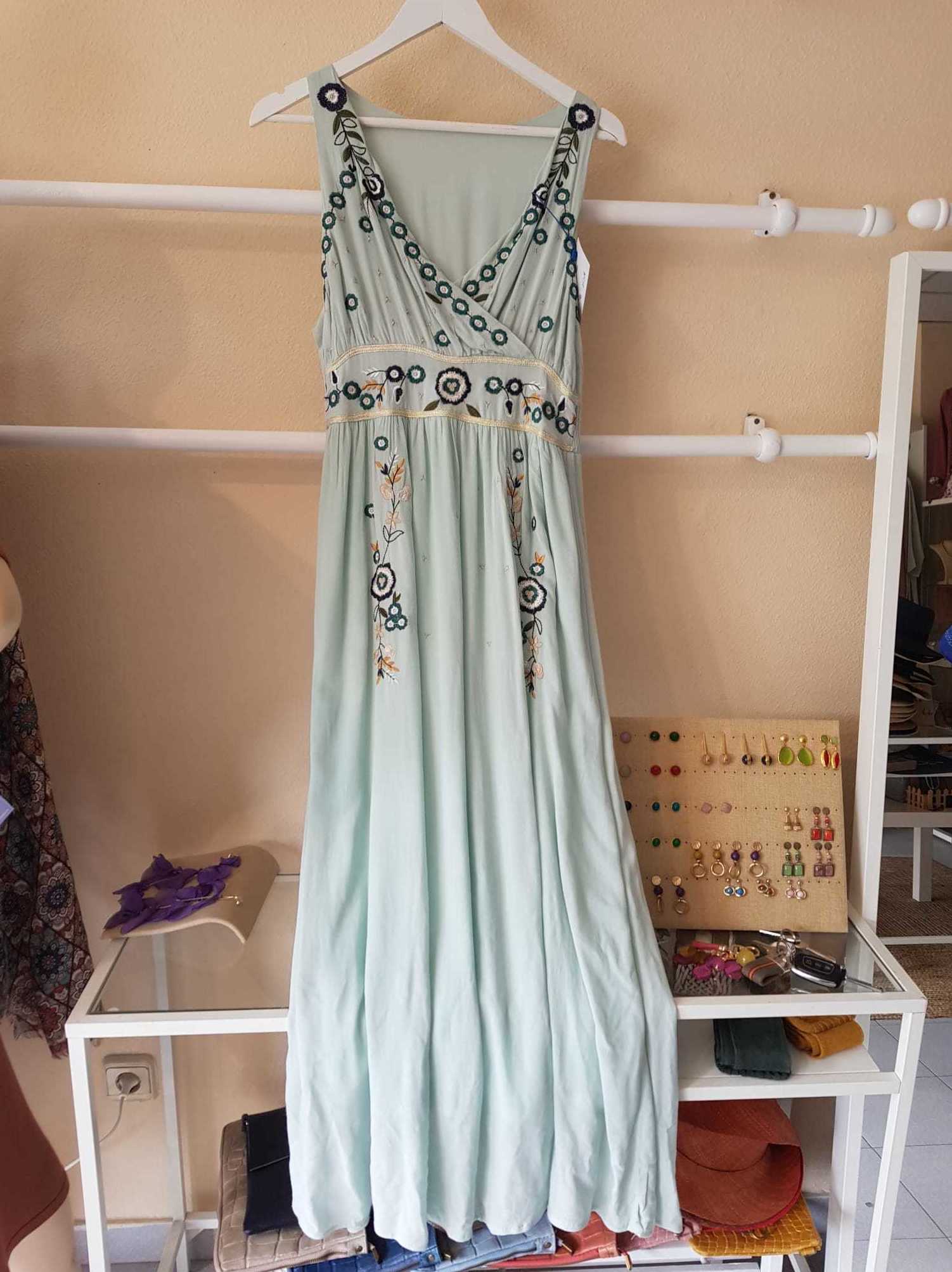 Vestidos: Productos de LOHTTO Moda y complementos Vestidos: Productos de LOHTTO Moda y complementos