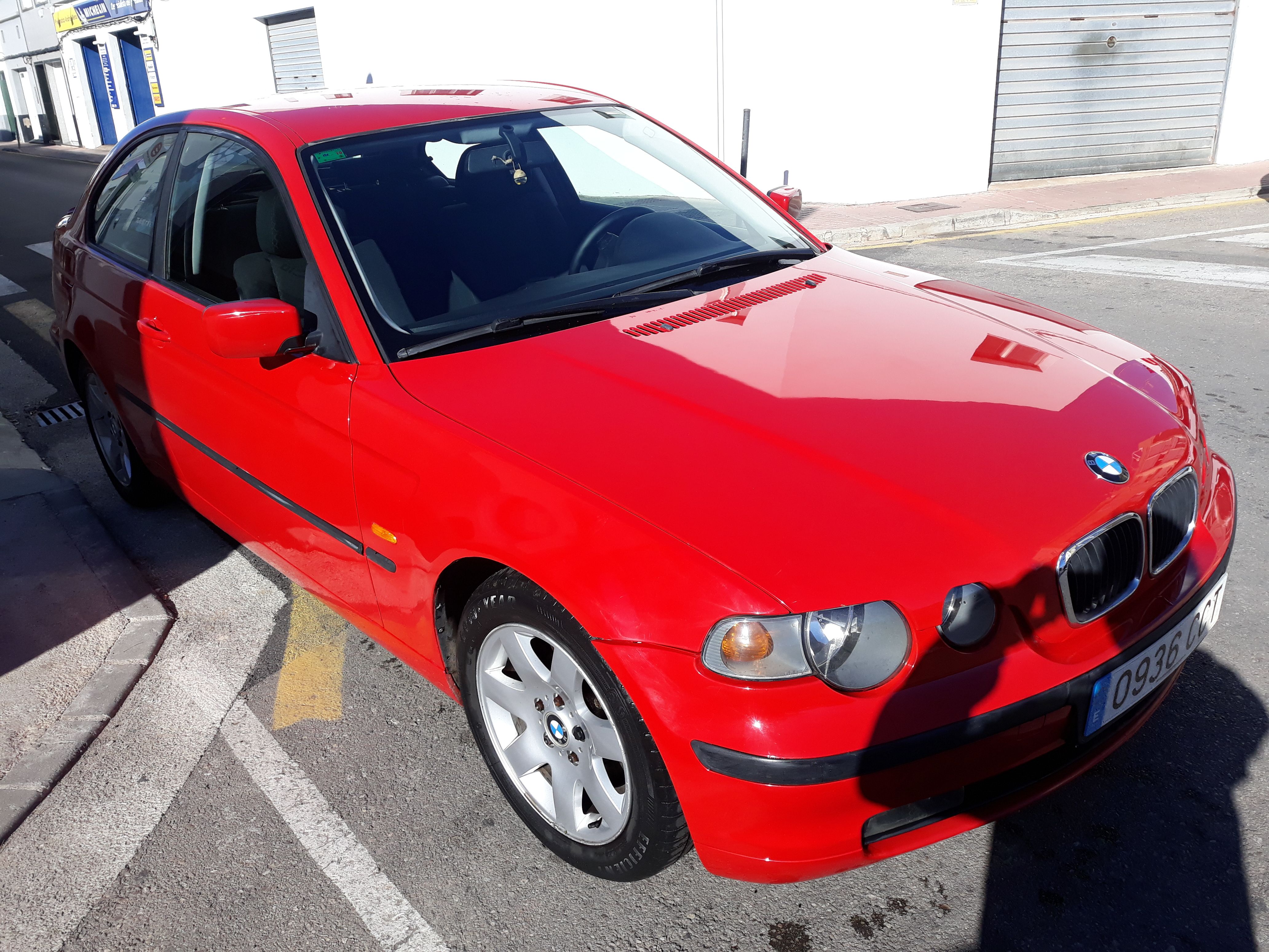 BMW 320TD Compact (Vendido): Vehículos de ocasión de Automoció Centre BMW 320TD Compact (Vendido): Vehículos de ocasión de Automoció Centre