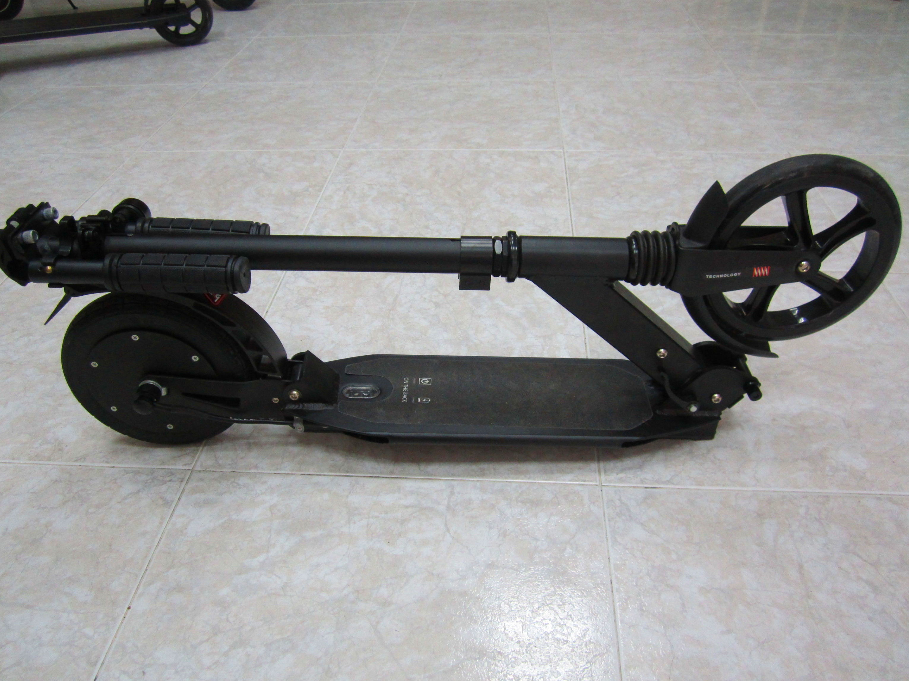 scooter E9 de empuje 225€: Productos y servicios de Scooter Family Electric scooter E9 de empuje 225€: Productos y servicios de Scooter Family Electric