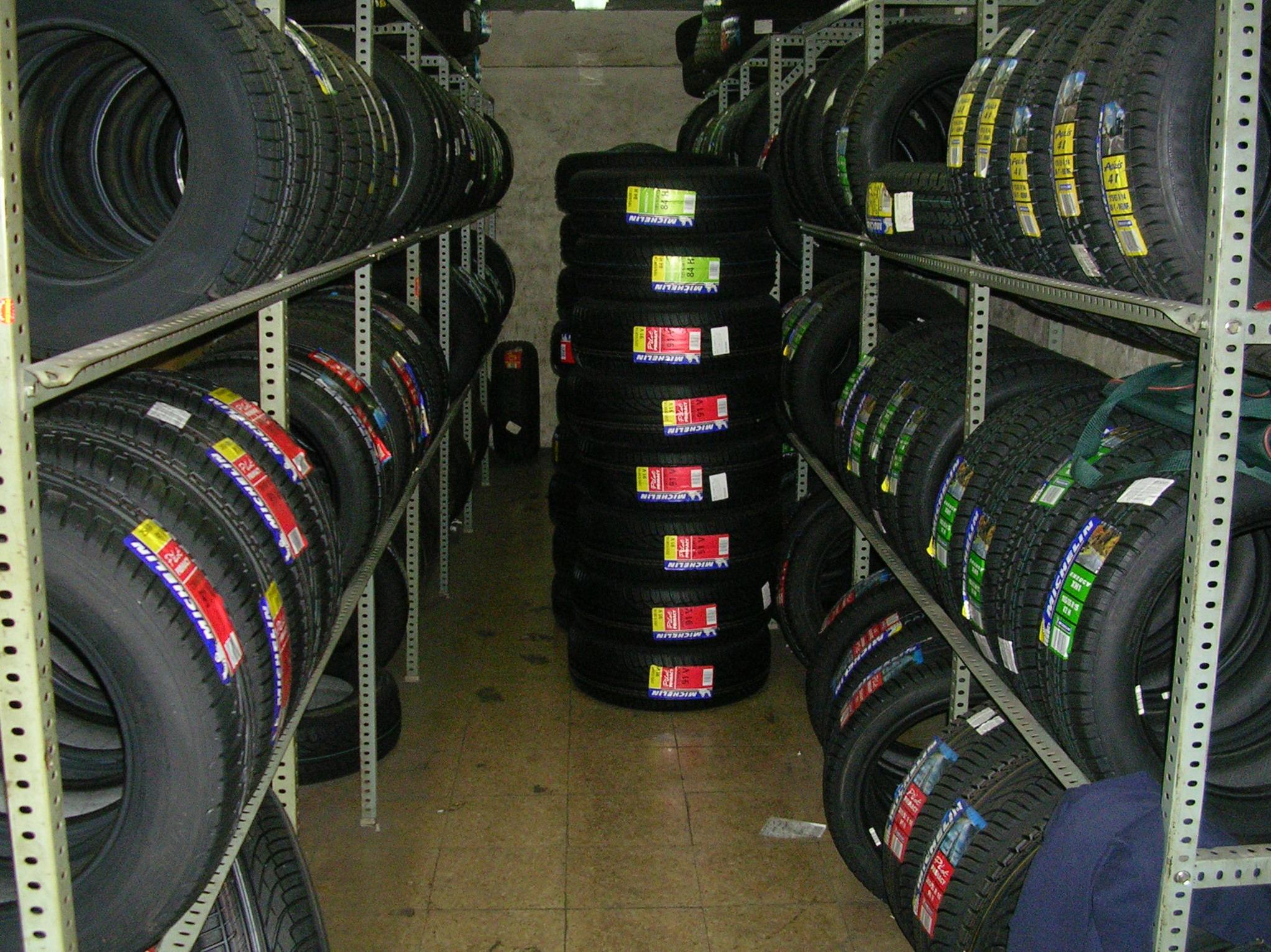 Oferta Neumáticos : Productos y Servicios de Claxon Vulcanizados Manolo Oferta Neumáticos : Productos y Servicios de Claxon Vulcanizados Manolo