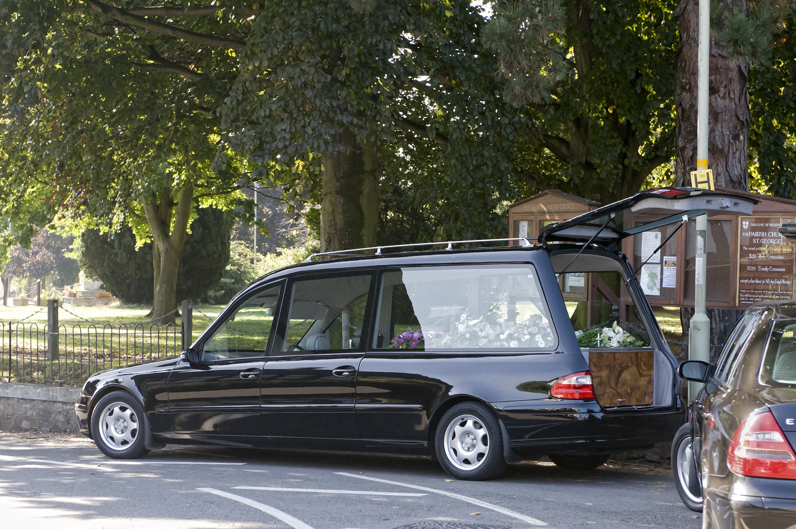 Traslados: Servicios de Funeraria Cuevas Traslados: Servicios de Funeraria Cuevas