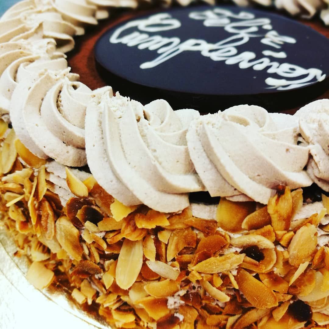 Tartas artesanales y personalizadas: Nuestros productos artesanales de Panadería Pastelería Hijo de Rosarito Tartas artesanales y personalizadas: Nuestros productos artesanales de Panadería Pastelería Hijo de Rosarito