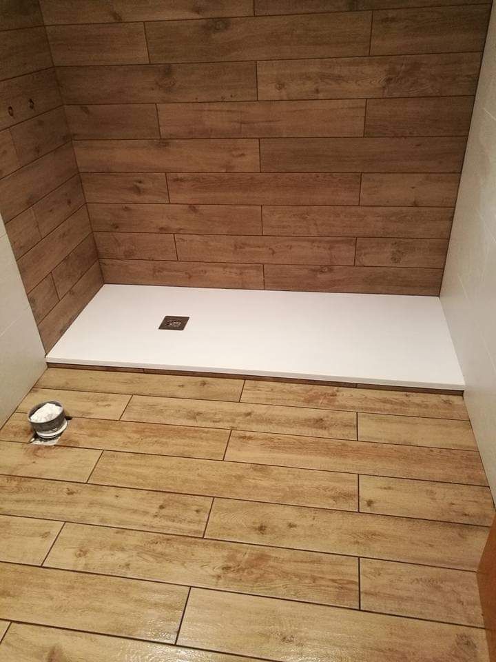 Instalación de pavimentos en cuartos de baño en Tiana