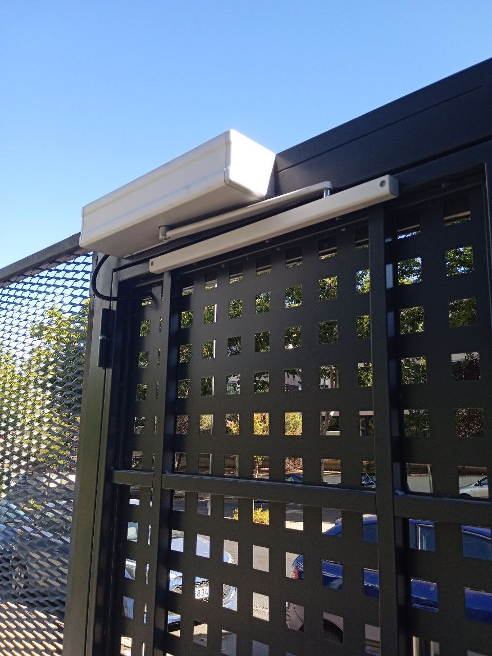 Instalación de puertas peatonales automáticas: Productos y Servicios de Luvematic Instalación de puertas peatonales automáticas: Productos y Servicios de Luvematic