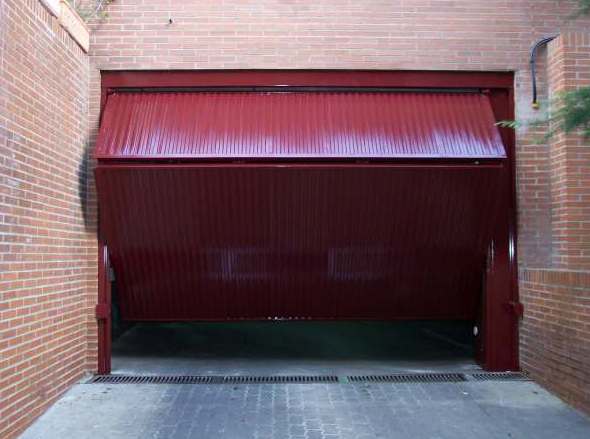 Puertas de garaje basculantes: Productos y Servicios de Luvematic Puertas de garaje basculantes: Productos y Servicios de Luvematic