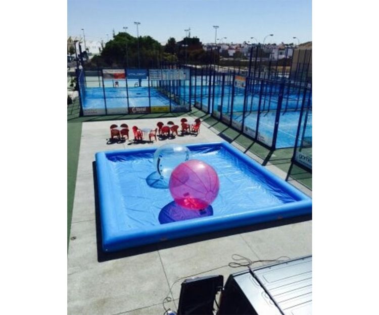 Piscina de bolas y barcas