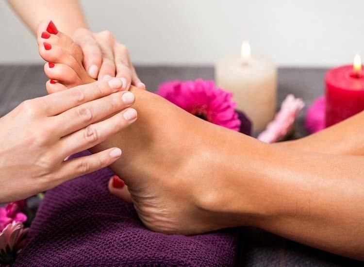 Pedicura clásica normal: Servicios de Cristina Nails Pedicura clásica normal: Servicios de Cristina Nails