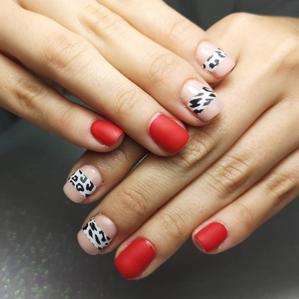 Manicuras con esmaltados semipermanente o permanente: Servicios de Cristina Nails Manicuras con esmaltados semipermanente o permanente: Servicios de Cristina Nails