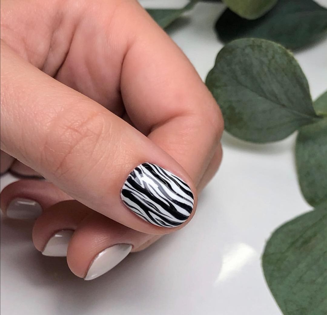 Manicuras con esmaltados semipermanente o permanente: Servicios de Cristina Nails Manicuras con esmaltados semipermanente o permanente: Servicios de Cristina Nails