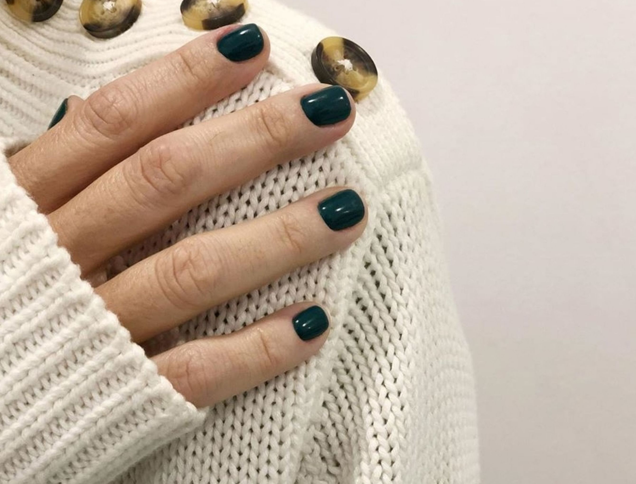 Reconstrucción de uñas mordidas: Servicios de Cristina Nails Reconstrucción de uñas mordidas: Servicios de Cristina Nails
