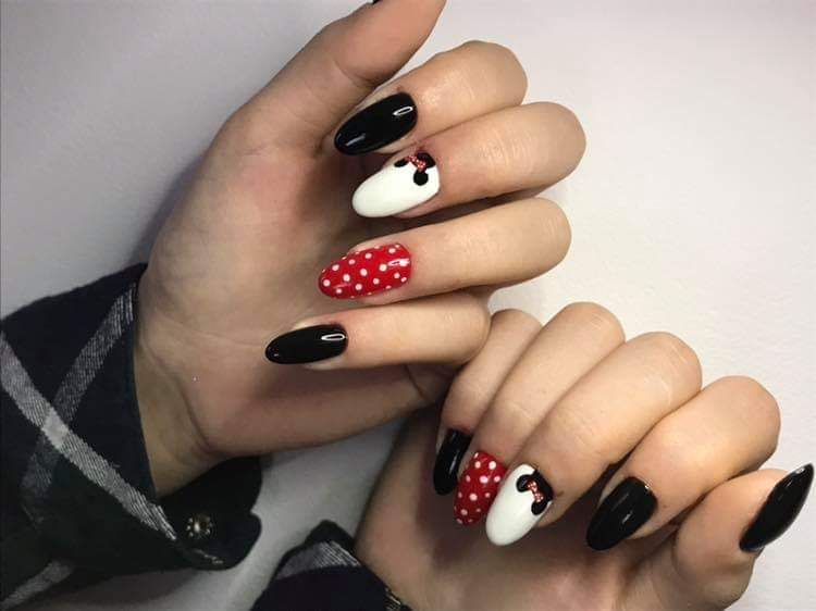 Construcción de uñas de gel o acrílico: Servicios de Cristina Nails Construcción de uñas de gel o acrílico: Servicios de Cristina Nails
