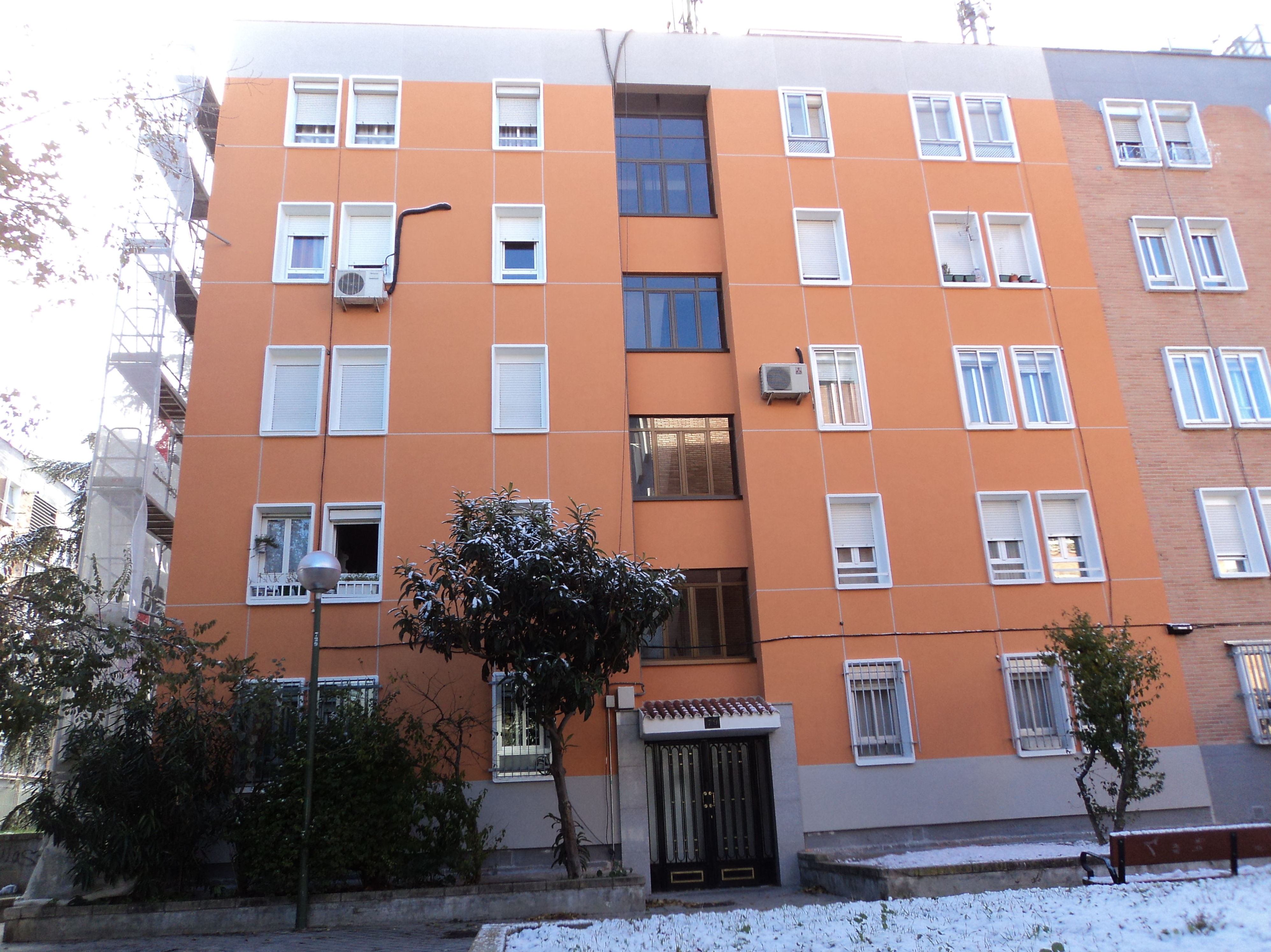 Fachada una vez realizado el aislamiento Fachada una vez realizado el aislamiento