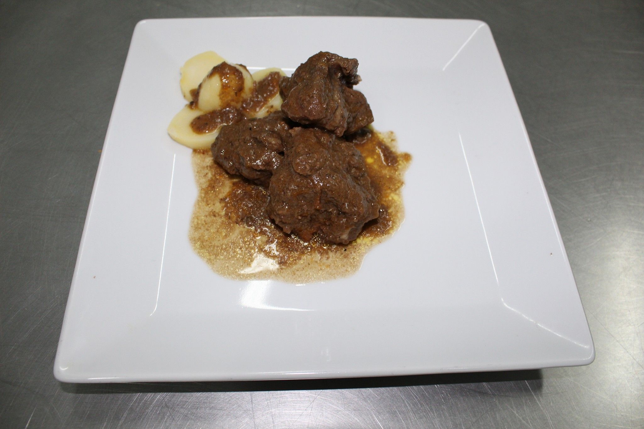 Carrillada en salsa: Nuestros productos de Precocinados Mi Tierra Carrillada en salsa: Nuestros productos de Precocinados Mi Tierra