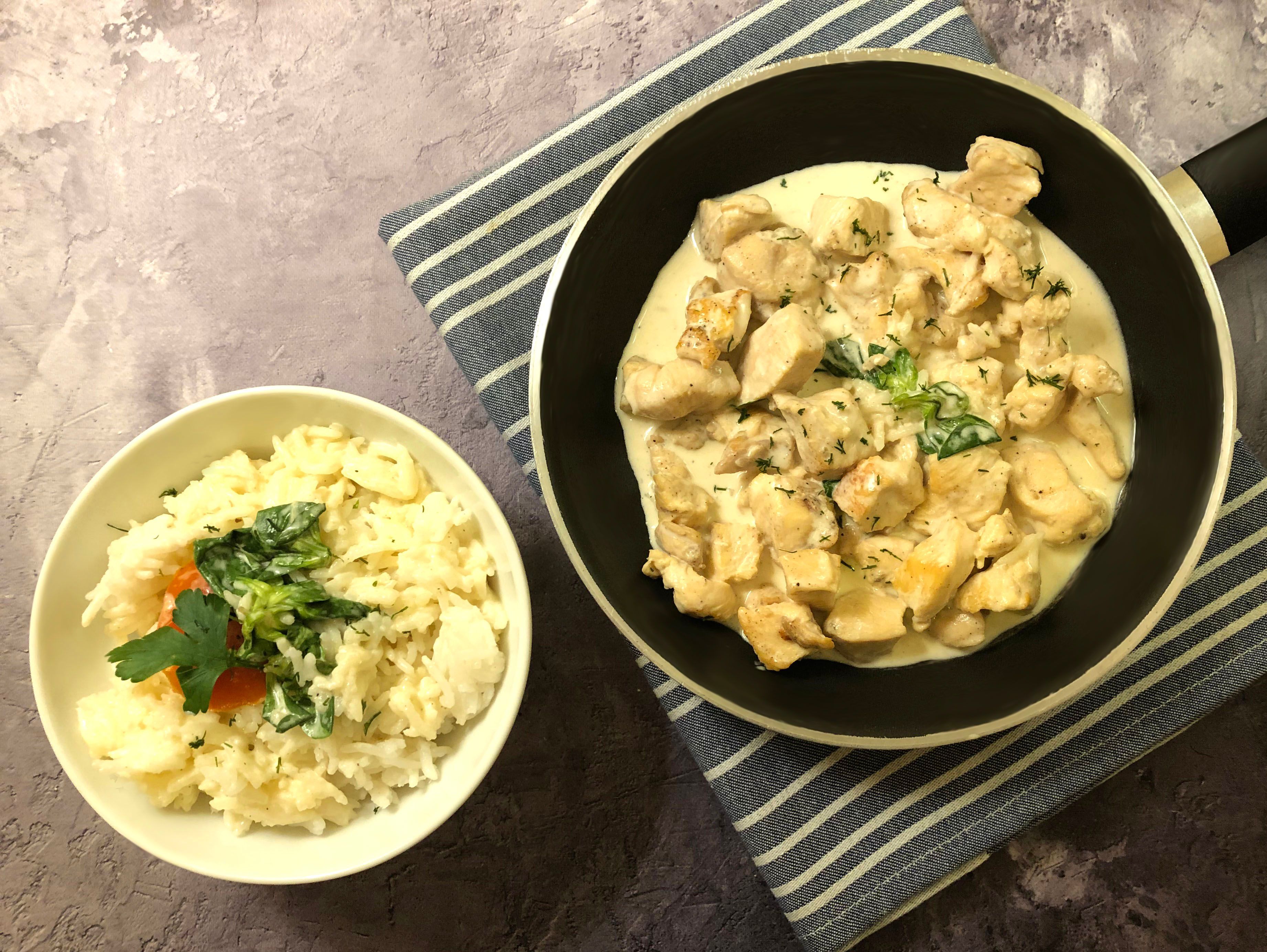 Medallones de pollo con salsa roquefort 1kg: Nuestros productos de Precocinados Mi Tierra Medallones de pollo con salsa roquefort 1kg: Nuestros productos de Precocinados Mi Tierra