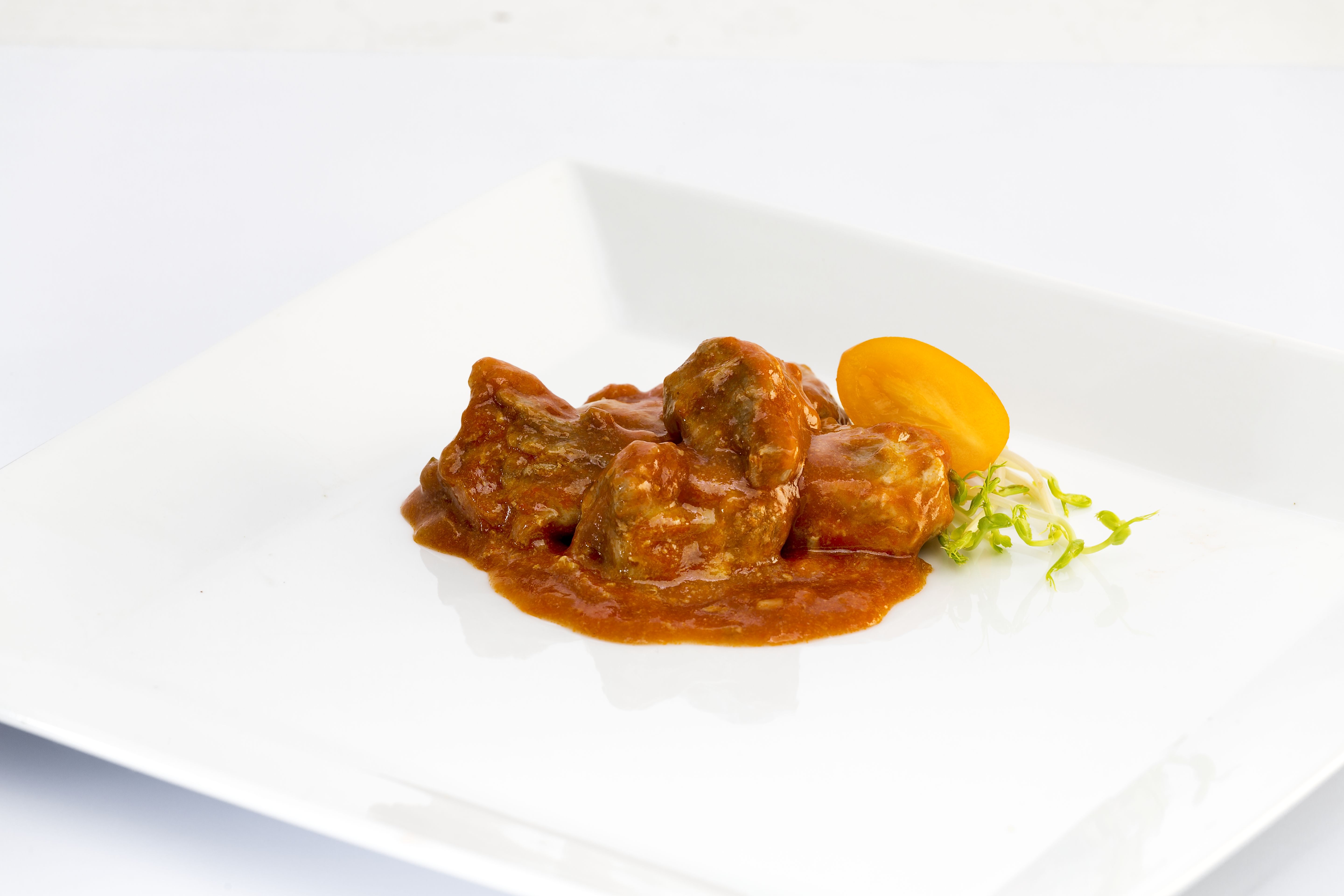 Lomo con tomate: Nuestros productos de Precocinados Mi Tierra Lomo con tomate: Nuestros productos de Precocinados Mi Tierra