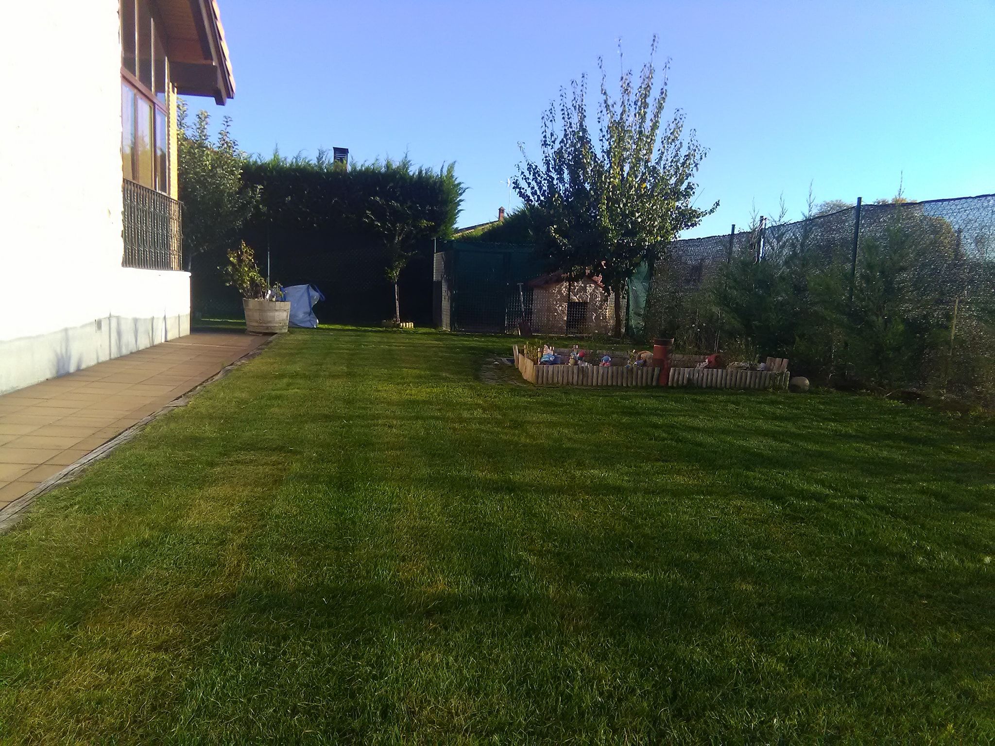 Podas y desbroces: ¡Jardinería y mucho más! de SalvaJardin Podas y desbroces: ¡Jardinería y mucho más! de SalvaJardin