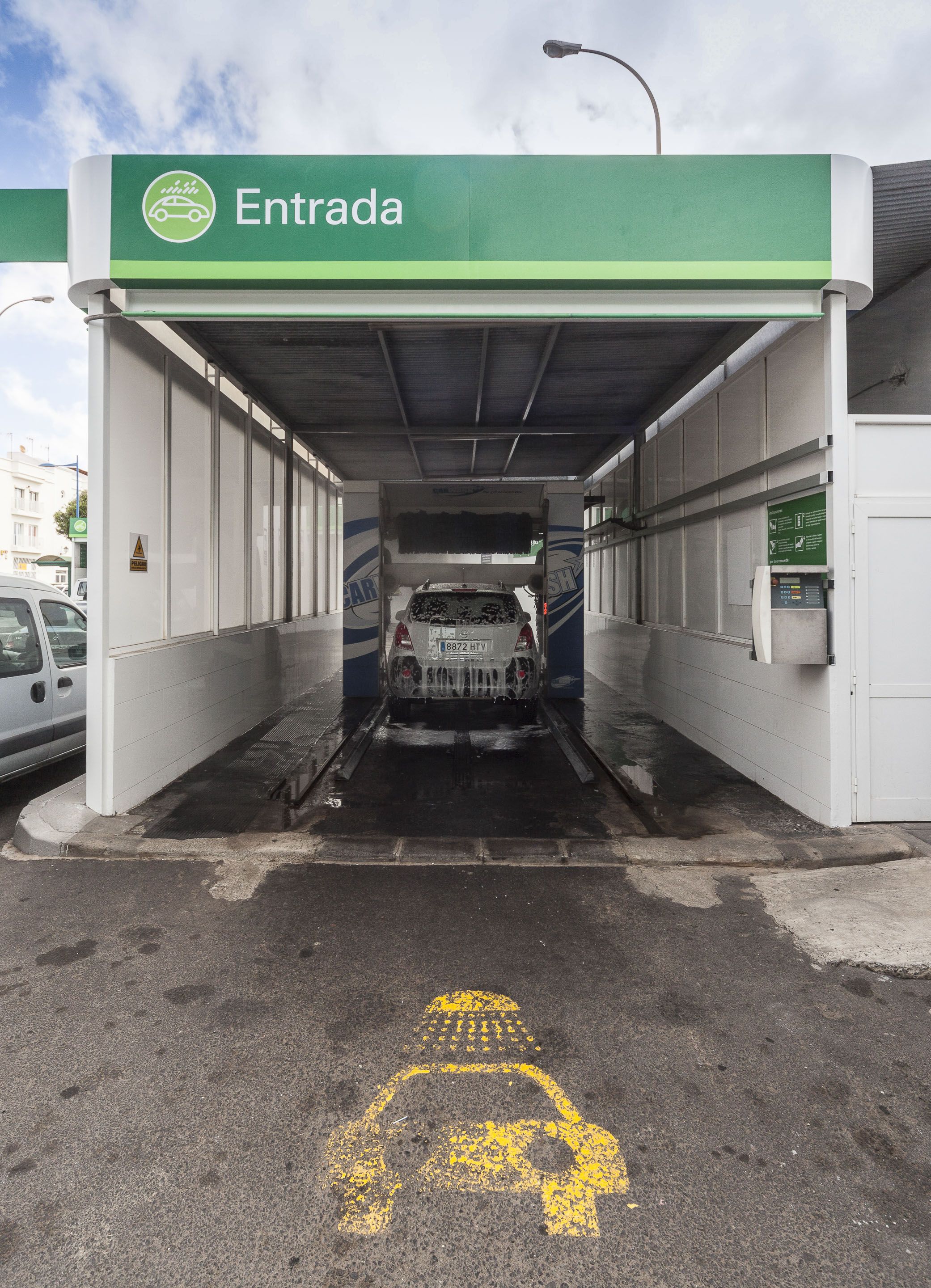 Lavado de coches: Servicios de Gasolinera El Carmen Lavado de coches: Servicios de Gasolinera El Carmen